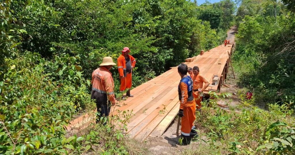 Prefeitura de Manaus constrói ponte de 120 metros no ramal do Brasileirinho para melhorar acesso e mobilidade dos moradores