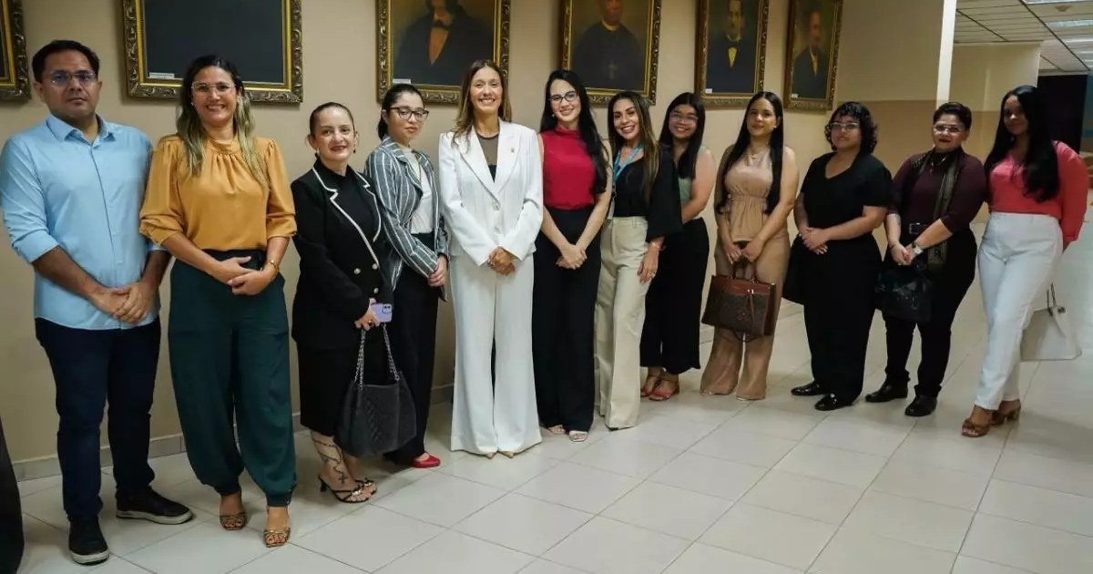 Formação cidadã é foco de visita de acadêmicos de Direito à Câmara de Manaus