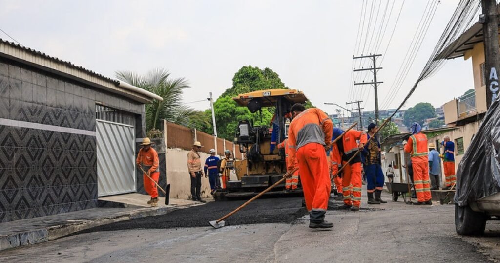 Recapeamento da rua Paulo Nery começa pela comunidade Riacho Doce, em Manaus