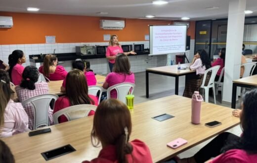 Entre prevenção e acolhimento, servidores do Implurb participam de ação do Outubro Rosa