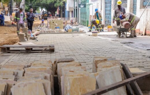 Etapas de drenagem e calçamento preparam nova configuração da Ferreira Pena, em Manaus