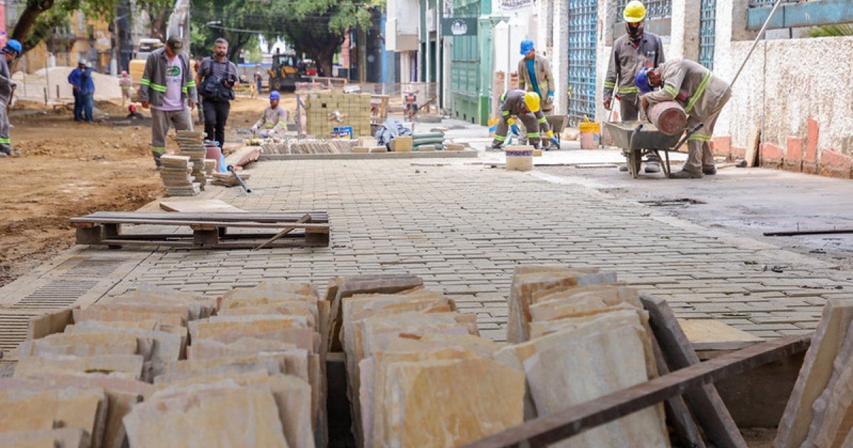 Etapas de drenagem e calçamento preparam nova configuração da Ferreira Pena, em Manaus