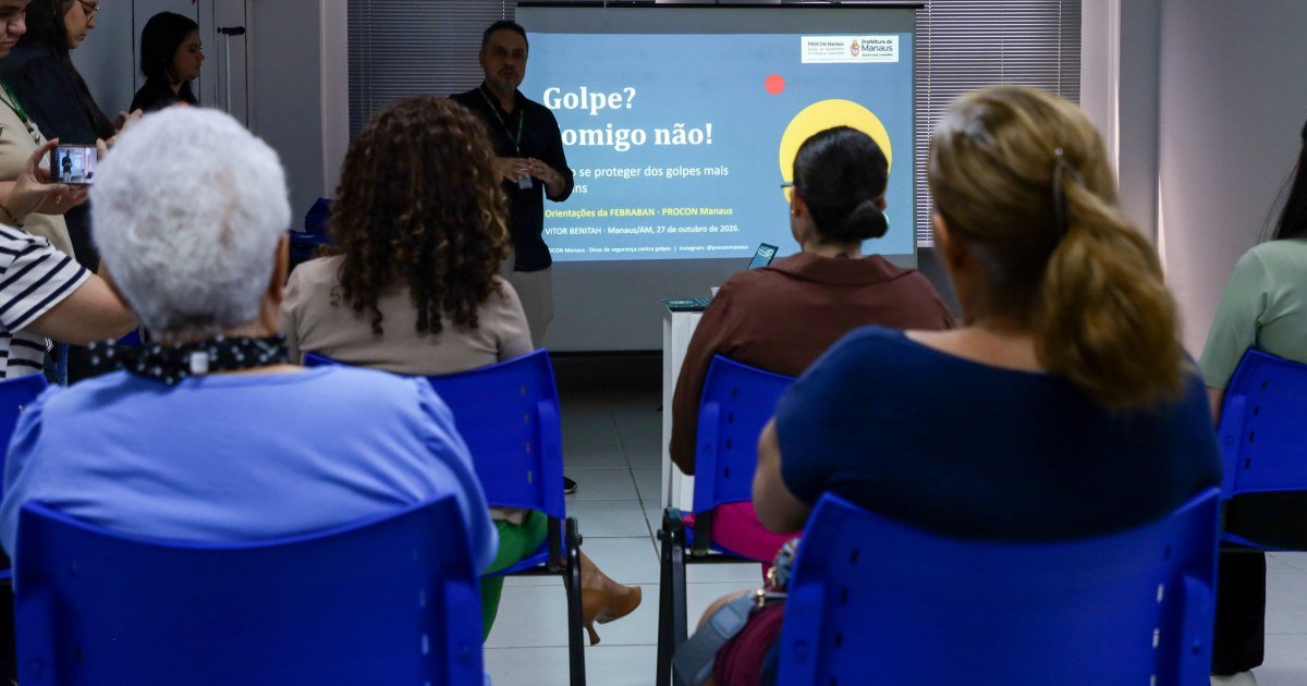 Aposentados e pensionistas recebem orientação sobre crédito em ação na Chapada