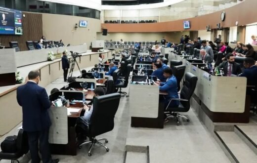 Propostas aprovadas em Manaus ainda dependem de comissões, sanção ou promulgação