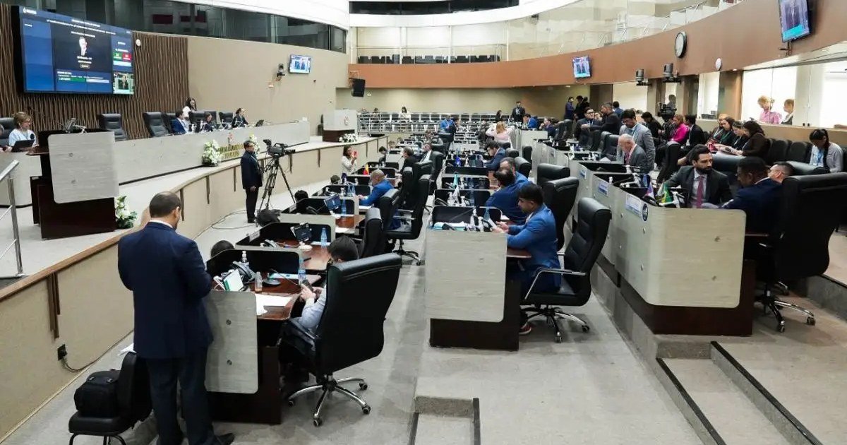 Propostas aprovadas em Manaus ainda dependem de comissões, sanção ou promulgação