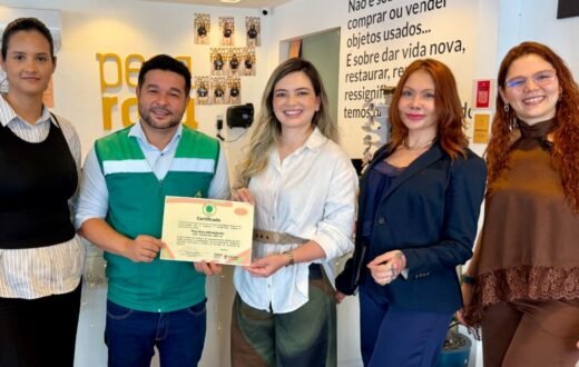 Certificação municipal alcança franquia de moda sustentável que mantém animais adotados