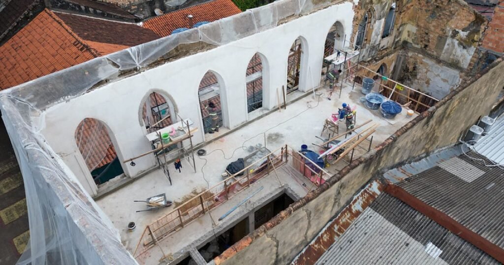Casarão de São Vicente passa por obras para receber atividades de inovação e eventos