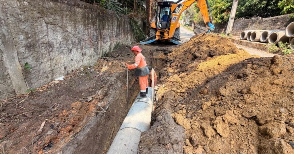 Em Flores, obra prevê refazer caixa coletora e instalar 100 metros de tubulação