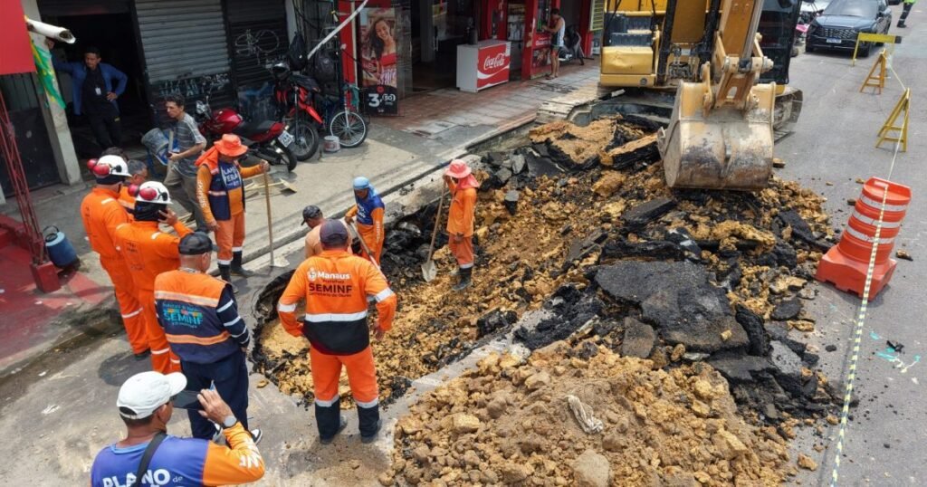 Obra na avenida Dom Pedro combina reparo de drenagem e controle do trânsito