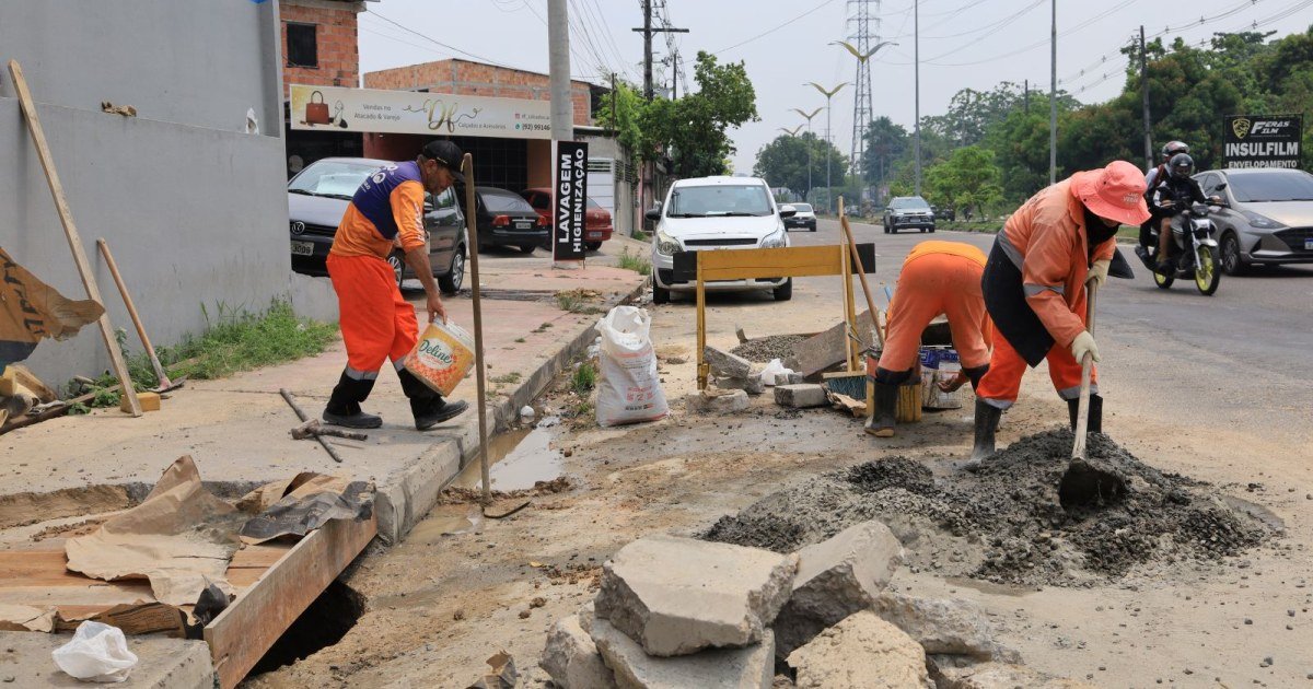 Cruzamento na zona Leste passa por recuperação de estrutura para águas pluviais