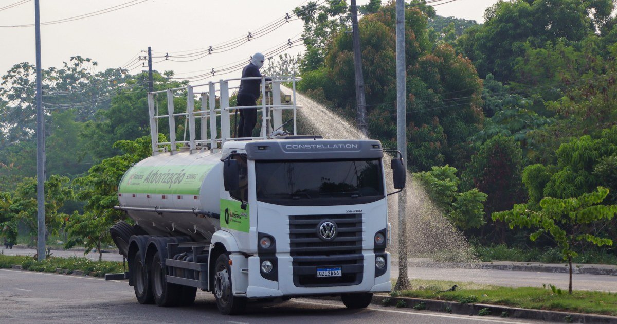 Semmas leva ações sobre queimadas a áreas críticas e escolas de Manaus